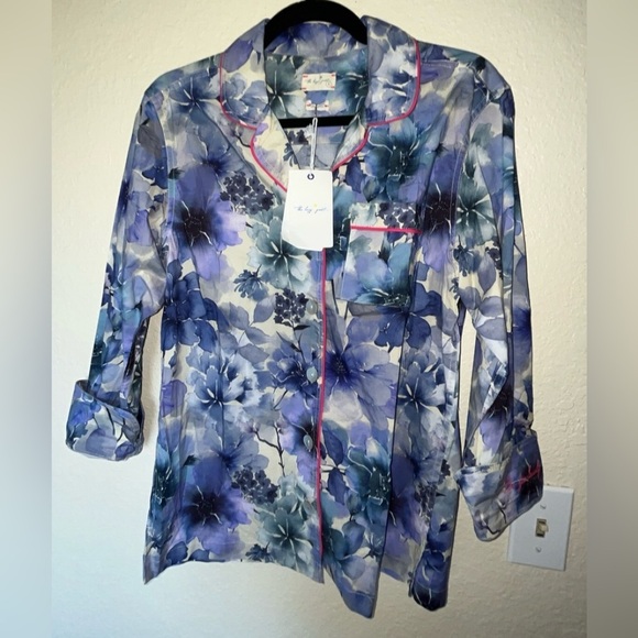 NWT The Lazy Poet Cotton Emma Ocean Flowers Classic Pajama TOP ONLY Size SMALL - Picture 2 of 7